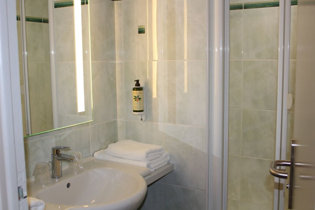 Superior Double Room | Hôtel La Capelle | Hotel Millau ...