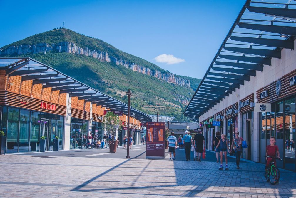 La Capelle Millau - Centre Commercial de La Capell